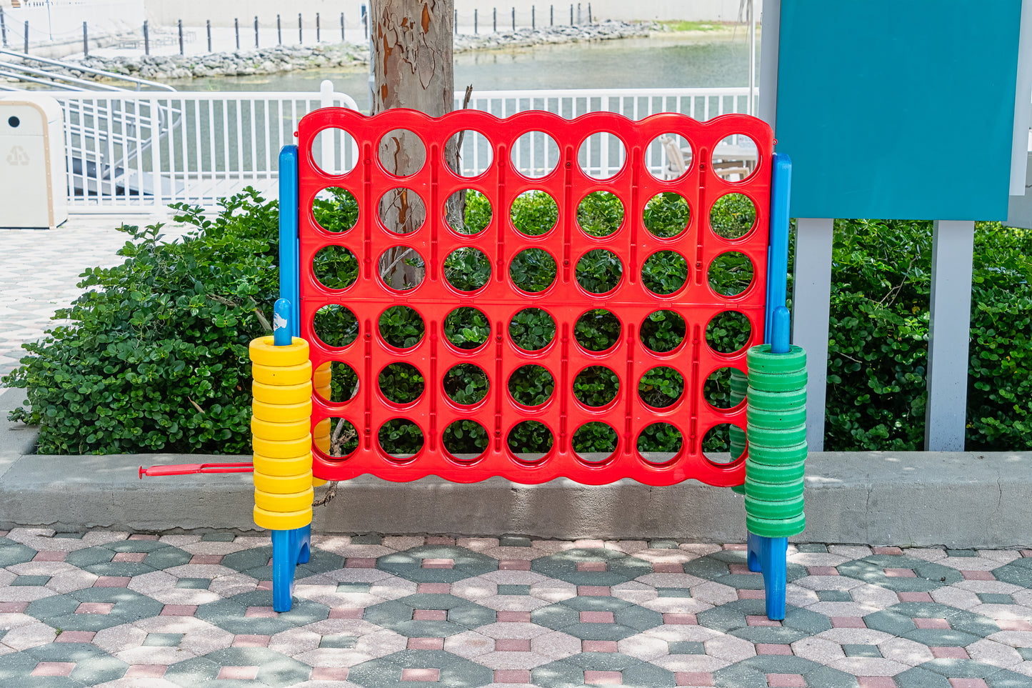 Giant Connect 4 outdoor game available for rental in Somers, Lakeside, Bigfork, Whitefish, and across the Flathead Valley. Delivered or Pickup at Montana Boarders